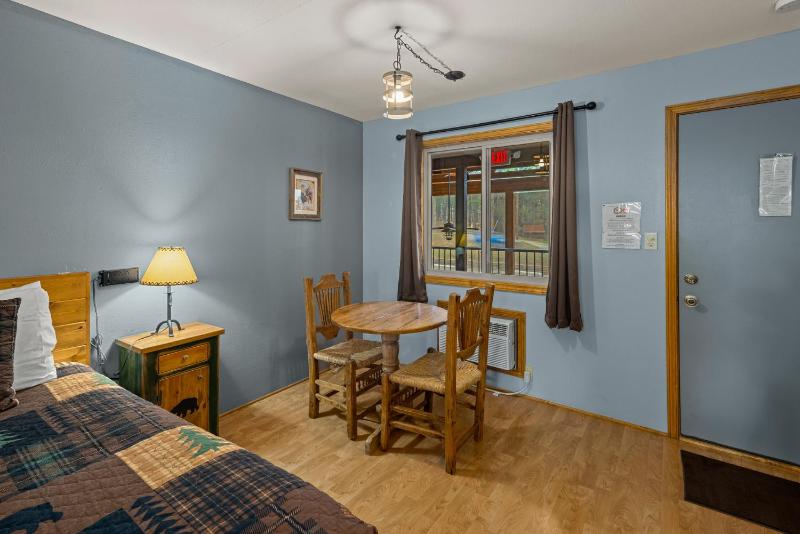 King Room image 3