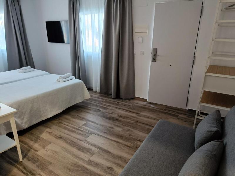 Triple Room image 4