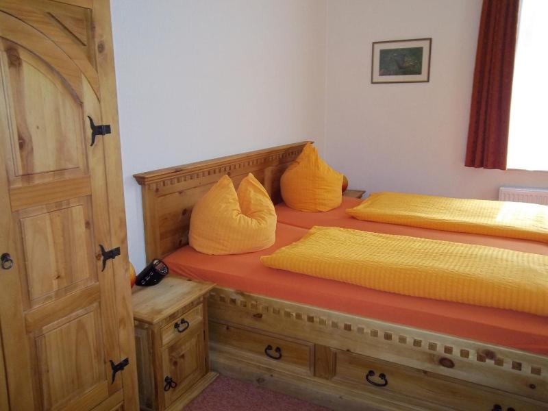 Double Room image 3