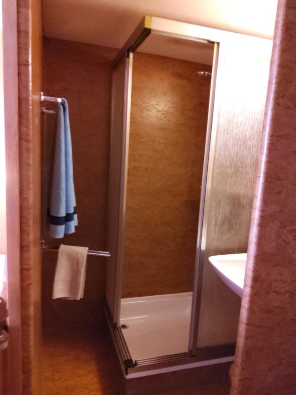 Economy Double Room image 3