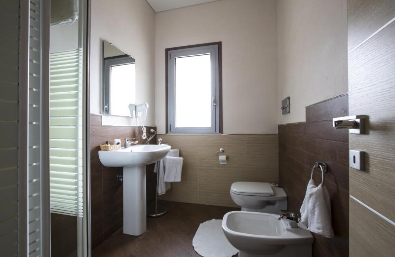 Double Room image 2
