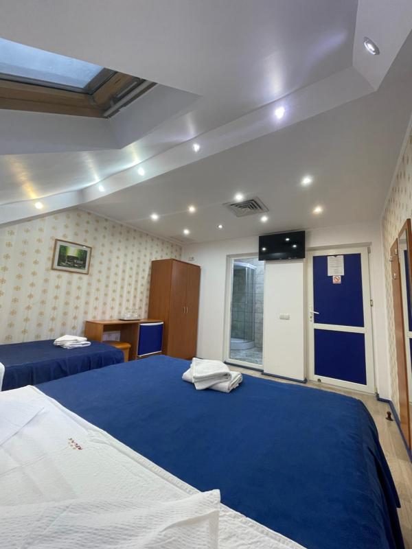 Triple Room image 2