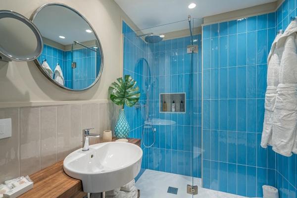 Superior Double or Twin Room image 3