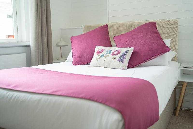 Small Double Room image 1
