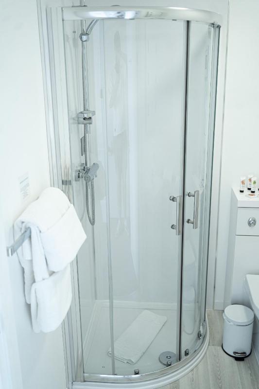 Small Double Room image 4