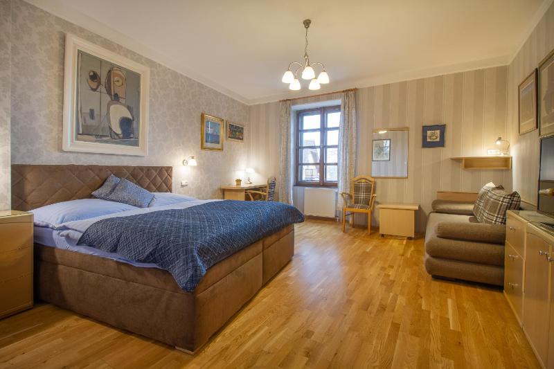 Large Double Room image 3