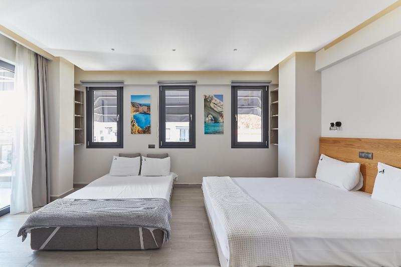 Quadruple Room with Mountain View image 1