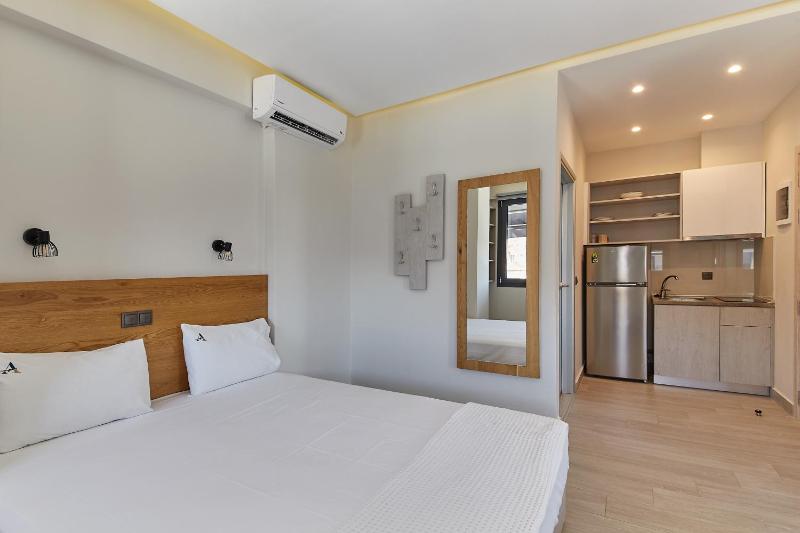 Quadruple Room with Mountain View image 4