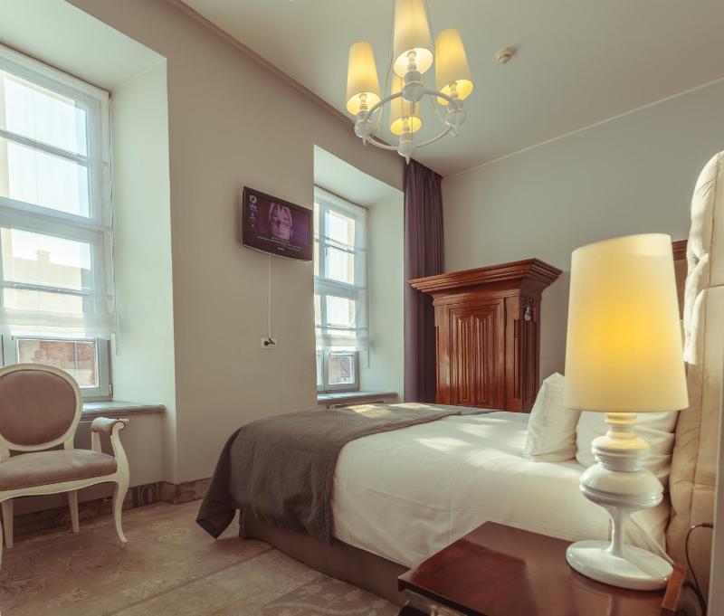 Deluxe Double Room image 2