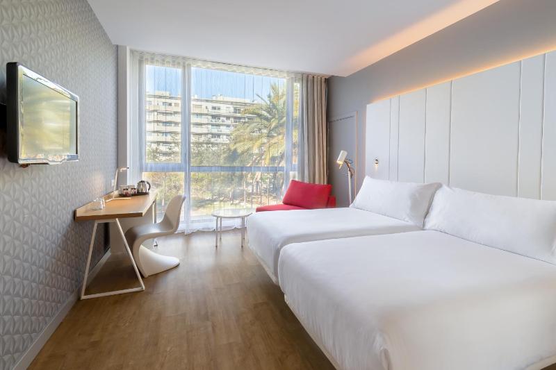 Superior Double or Twin Room image 4