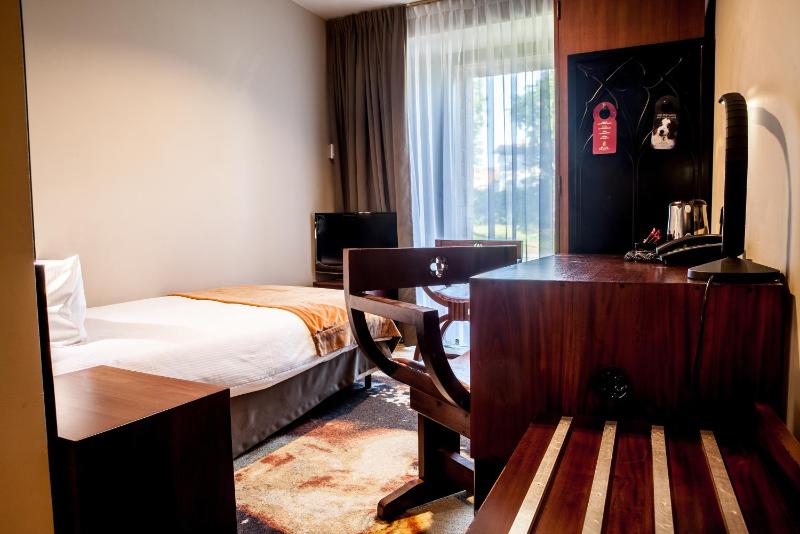 Single Room image 3