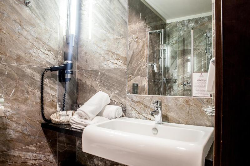 Single Room image 4