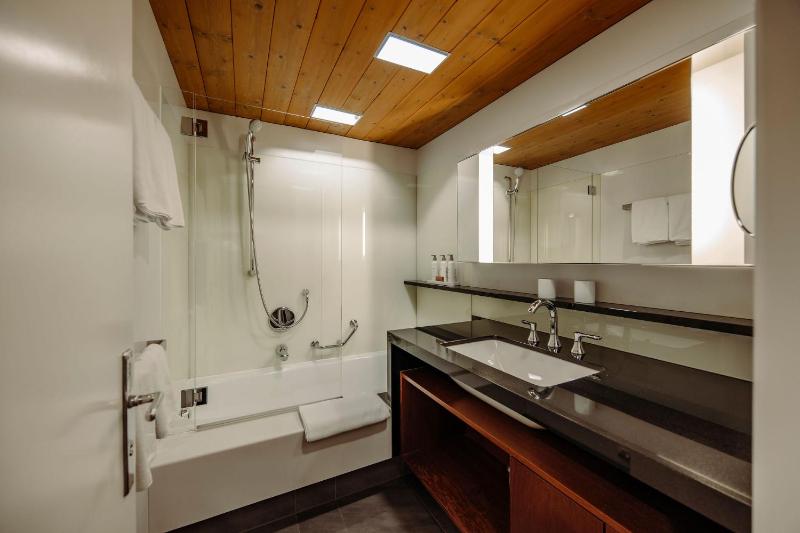 Triple Room with Garden View image 1