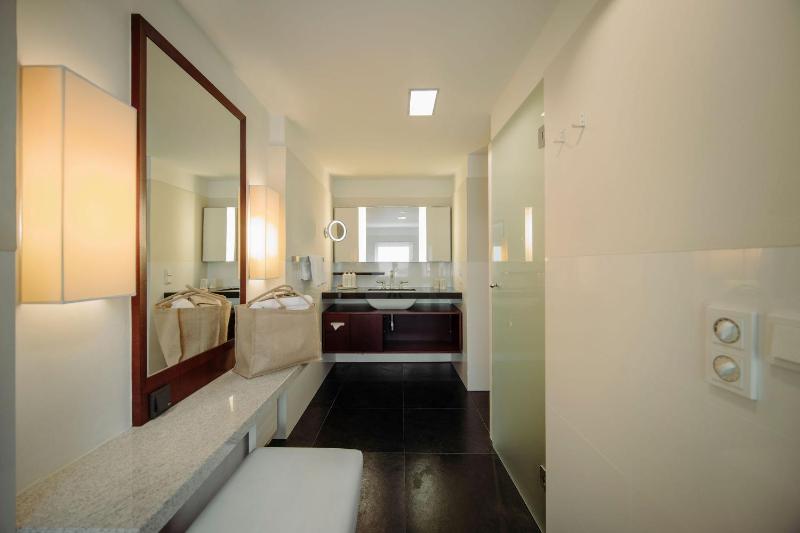 Junior Suite with Mountain View image 3