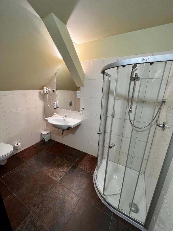 Double or Twin Room image 4