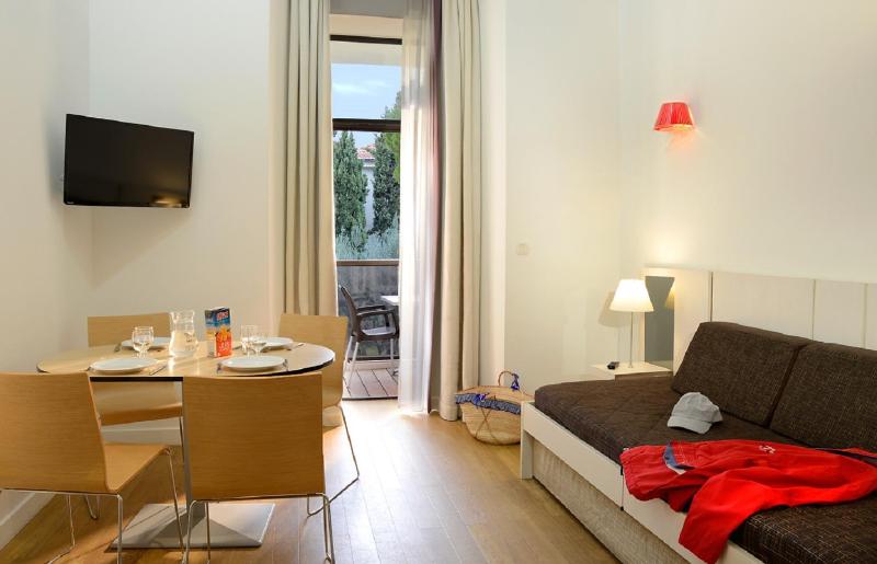 Duplex Apartment - City Side (2 Adults + 2 Children) image 3
