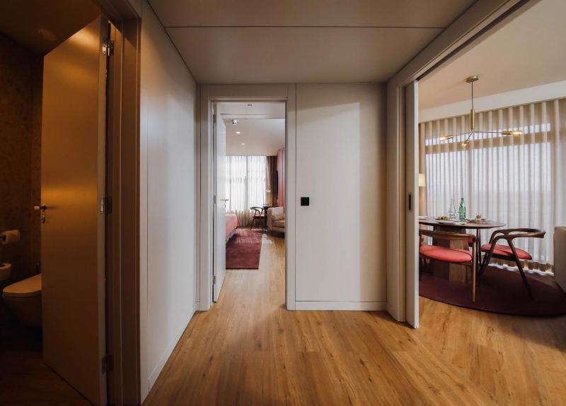 Executive Suite image 4