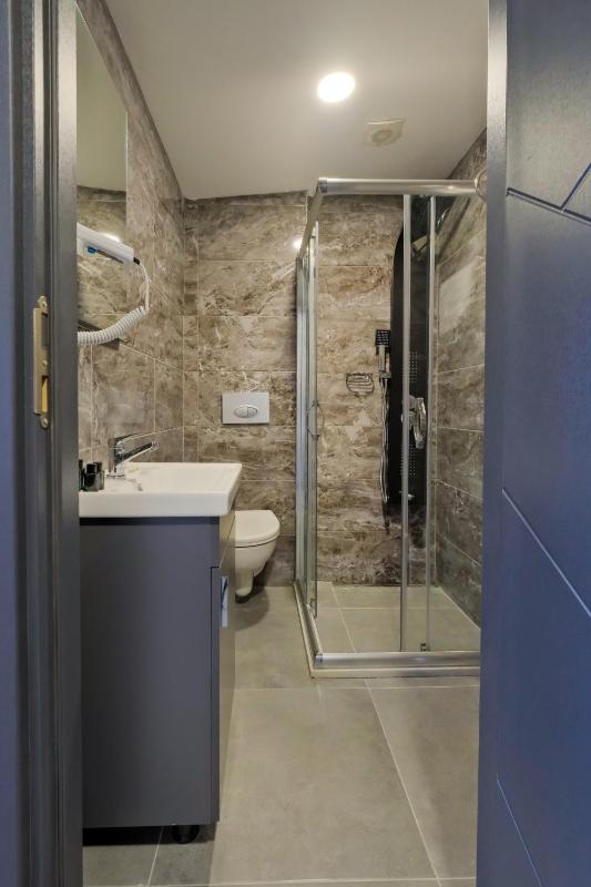 Standard Single Room image 2