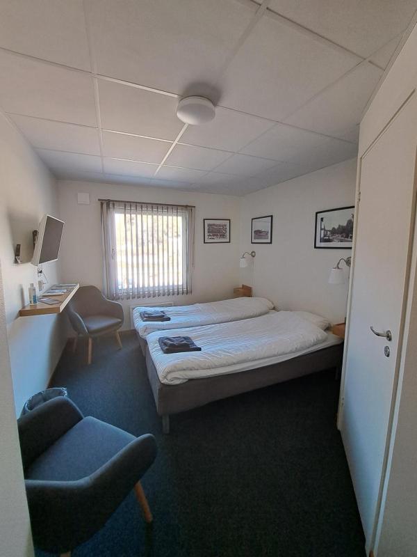 Double Room image 3