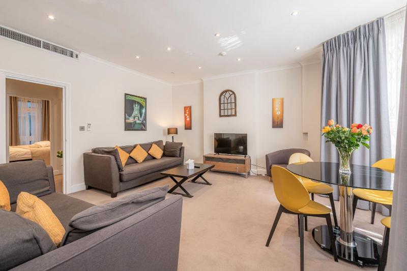 One-Bedroom Apartment image 3