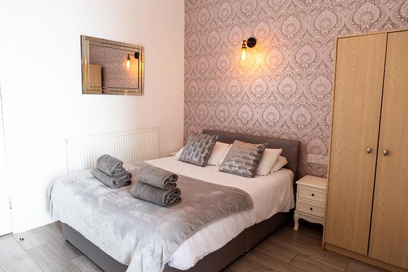 Basic - Double - Room image 2