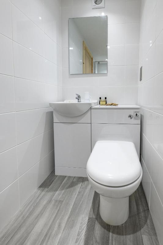 Double Room with Private Bathroom image 2