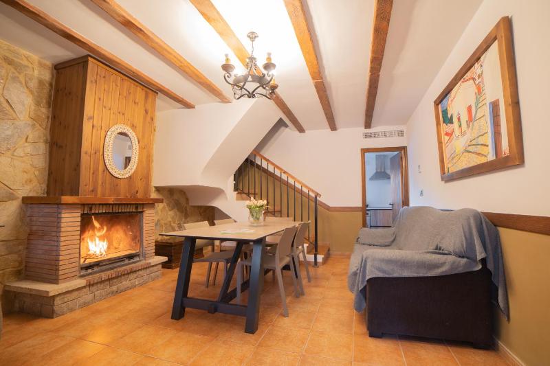 Two-Bedroom House (7 Adults) image 3