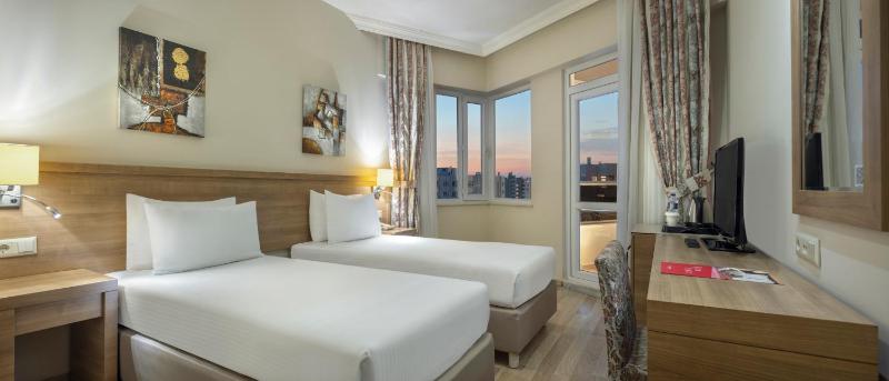 Double Room - Non-Smoking  image 3