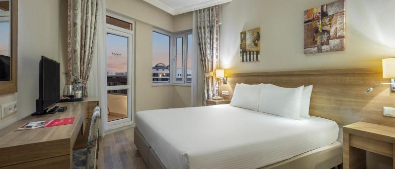 Double Room - Non-Smoking  image 1