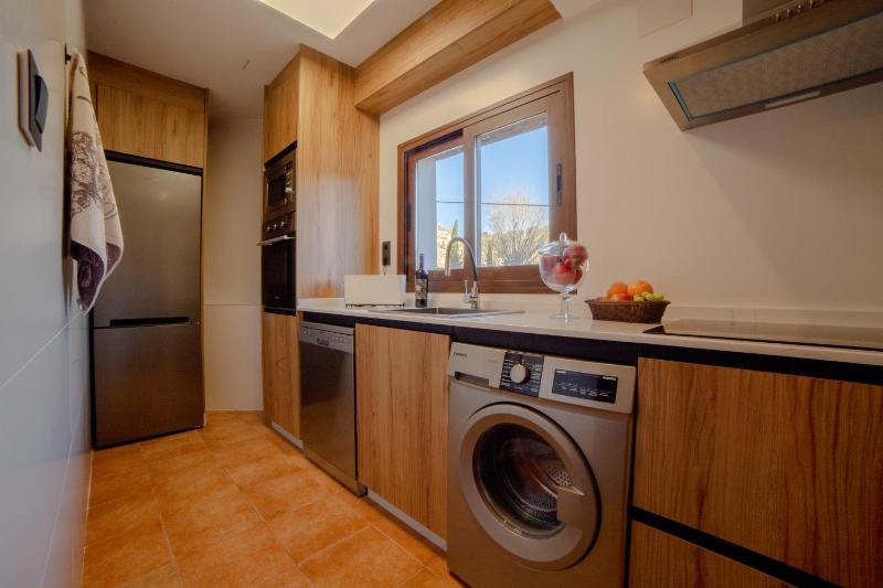 Two-Bedroom House (5 Adults) image 3