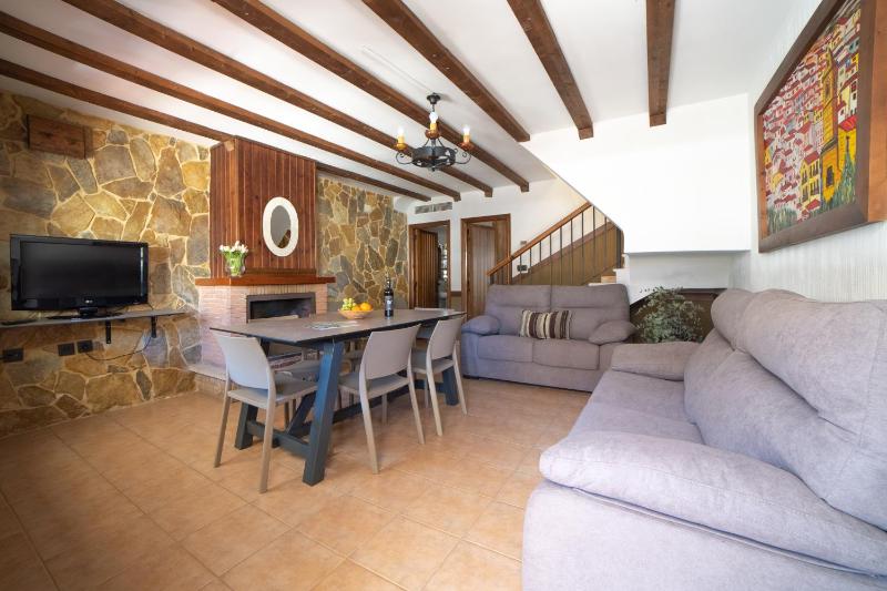 Three-Bedroom House image 4