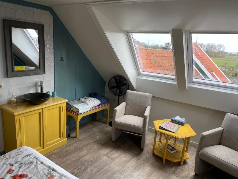 Double Room with Lake View image 1