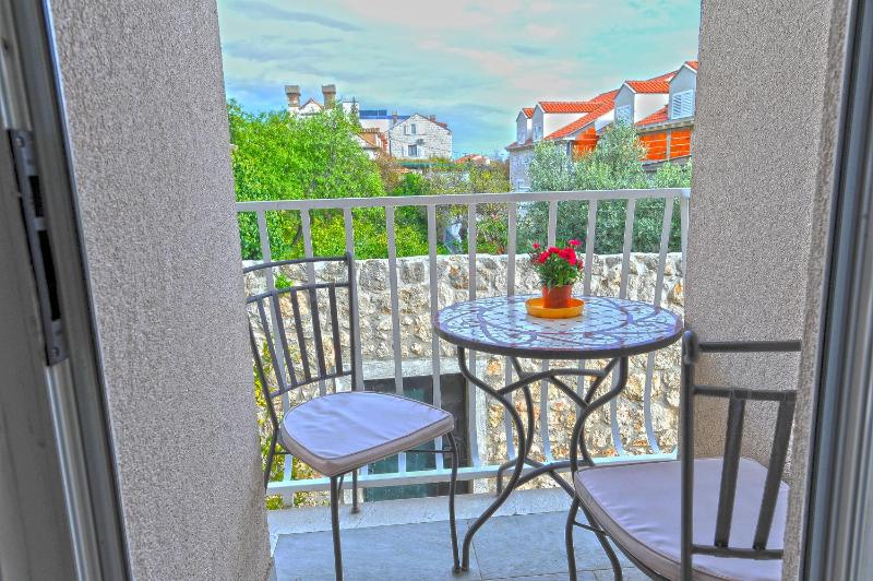 Double Room with Balcony image 2