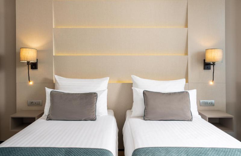 Comfort Twin Room image 3