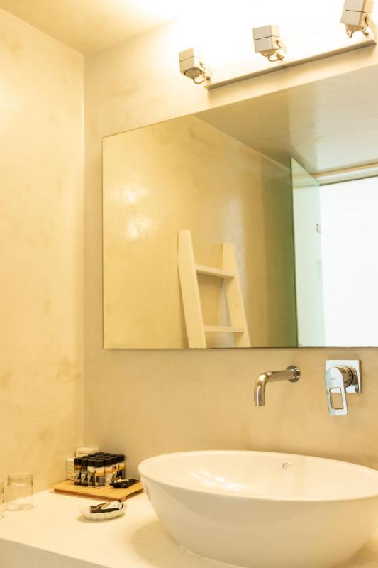 Senior Suite with Outdoor Jetted Tub image 3