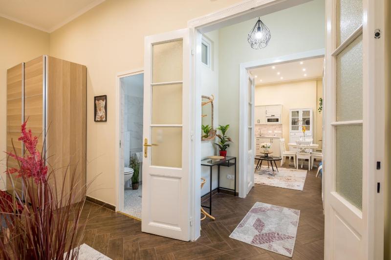 Budapest Harmony Apartments - image 5