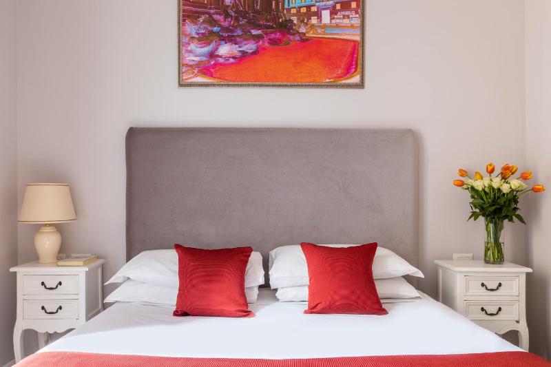 Double Room image 4