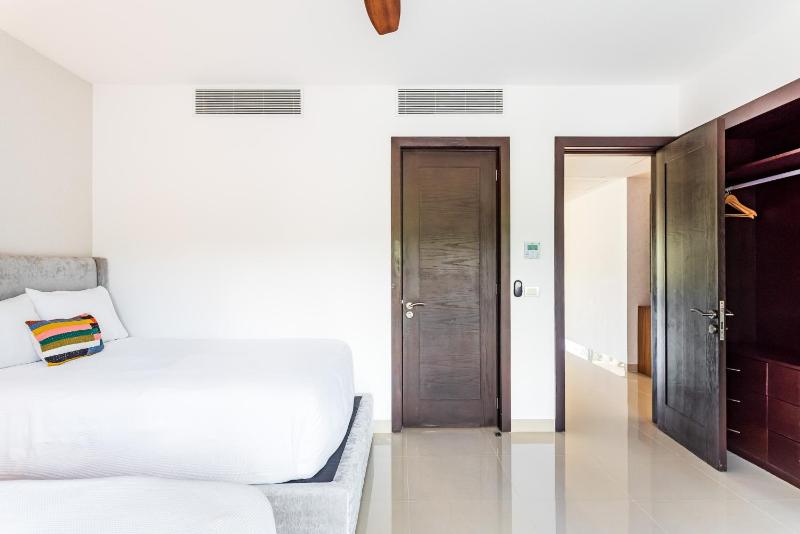 Casa Aruba 403N apts - image 21