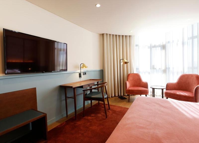 Double Room with Extra Bed image 4