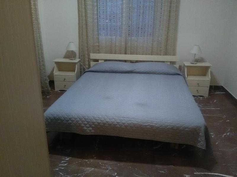One-Bedroom Apartment image 1