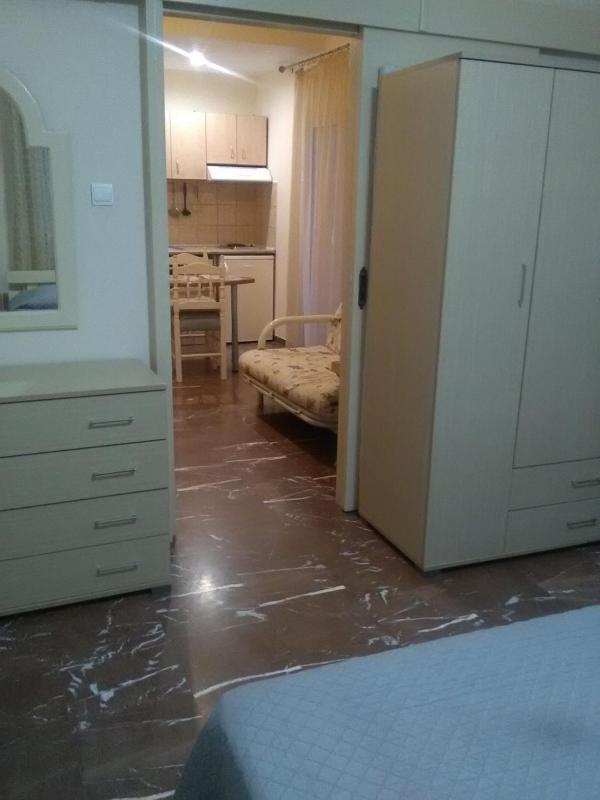 One-Bedroom Apartment image 4