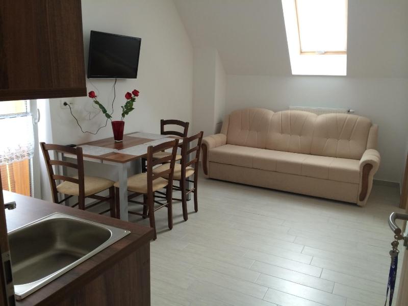 Apartment image 3