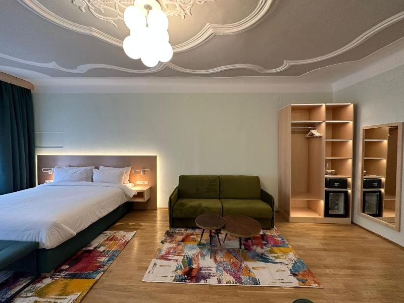 Junior Suite image 1