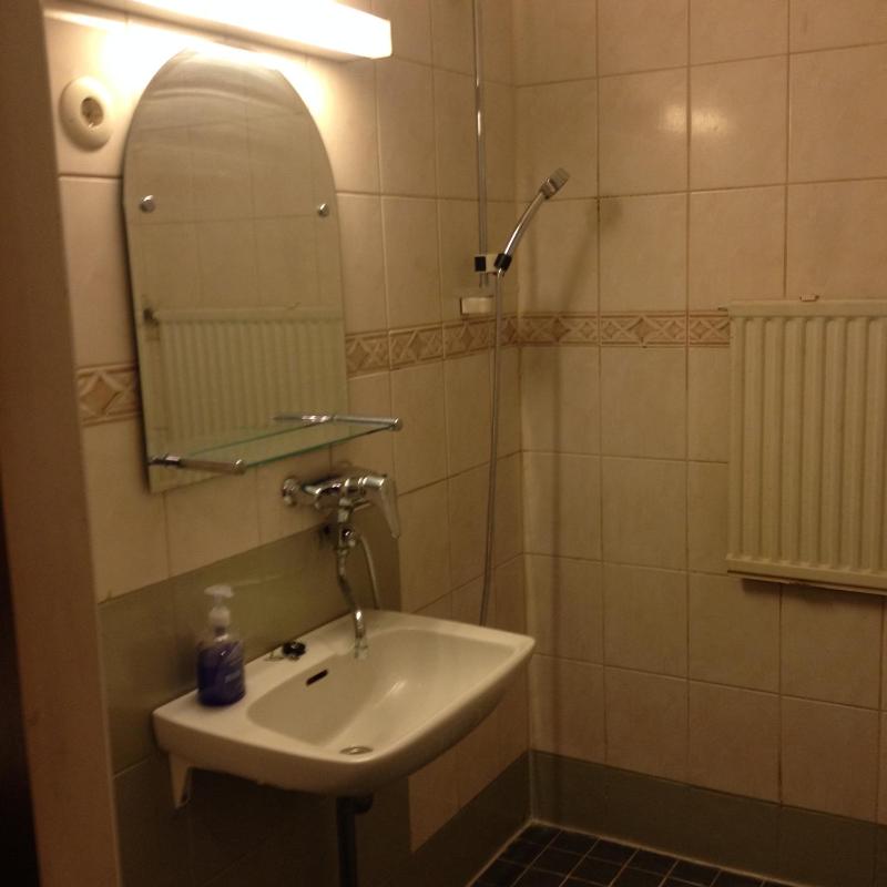 Triple Room with Shared Bathroom image 3
