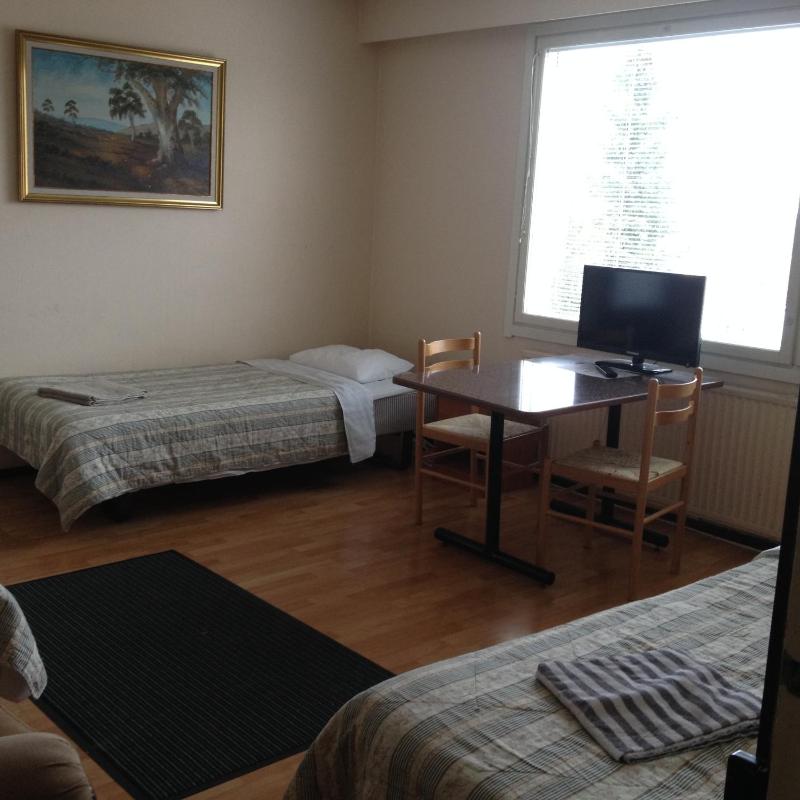 Triple Room with Shared Bathroom image 4