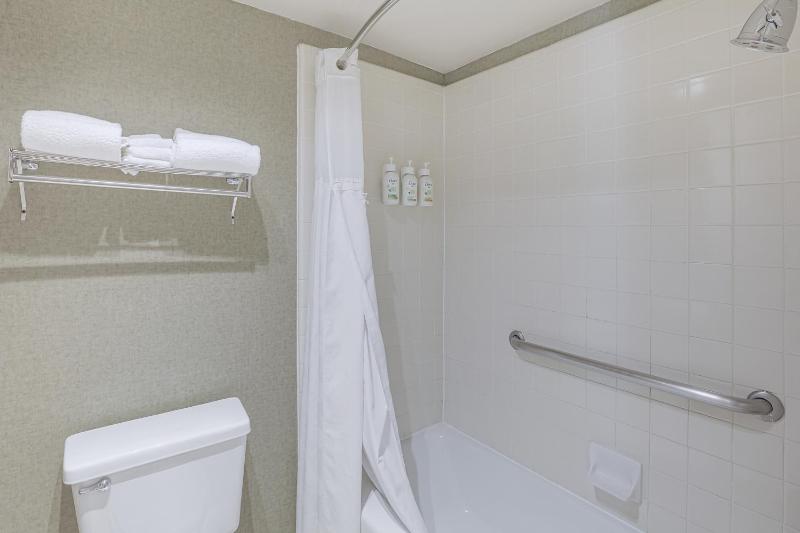 King Room- Non-Smoking image 1