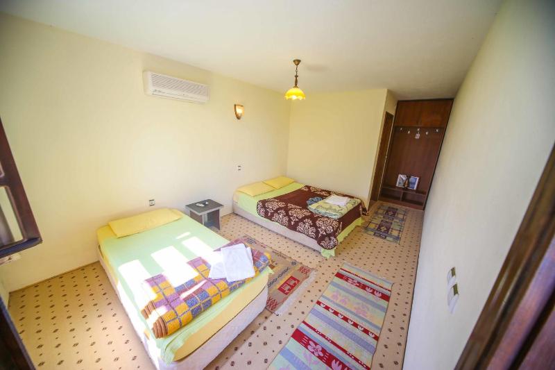 Standard Triple Room image 4