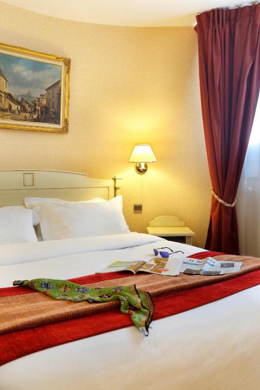 Double or Twin Room with Sofa Bed image 2