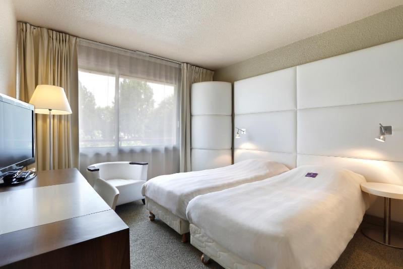 Standard Room with 2 Single Beds - Non-Smoking image 4