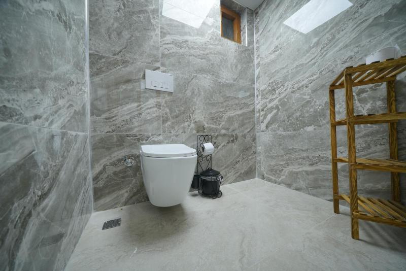 King Suite image 2